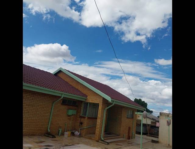 3 BEDROOM HOUSE FOR SALE IN MABOPANE UNIT B